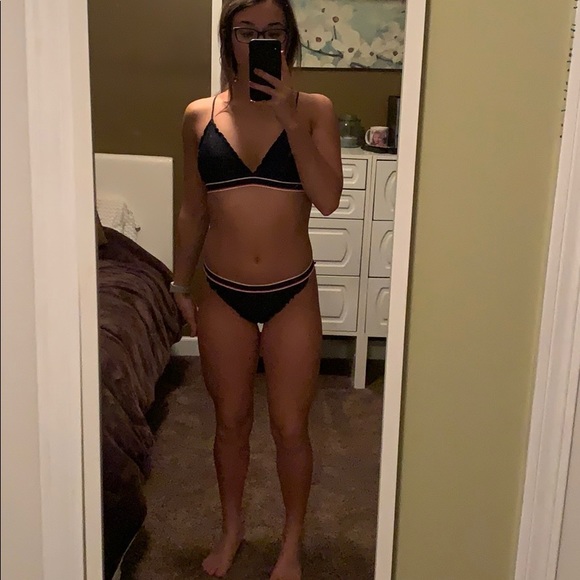 Bikini Set - Picture 2 of 3